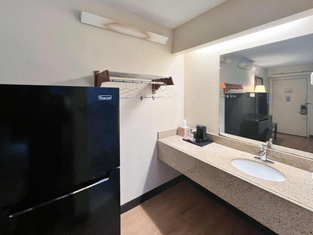 Studio 6 Suites Shreveport, LA Industrial Loop