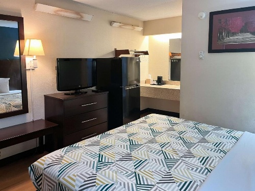Studio 6 Suites Shreveport, LA Industrial Loop image 9